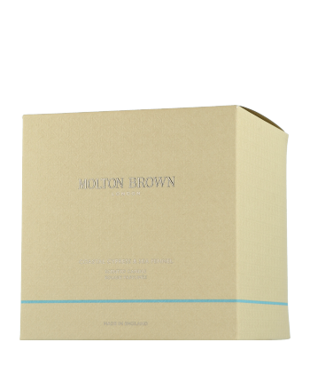 Molton Brown Coastal Cypress & Sea Fennel Luxe drie-lont kaars (600 g)