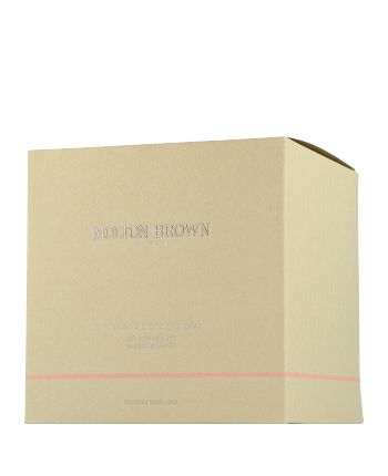 Molton Brown Delicious Rhubarb & Rose Luxe drie-lont kaars (600 g)